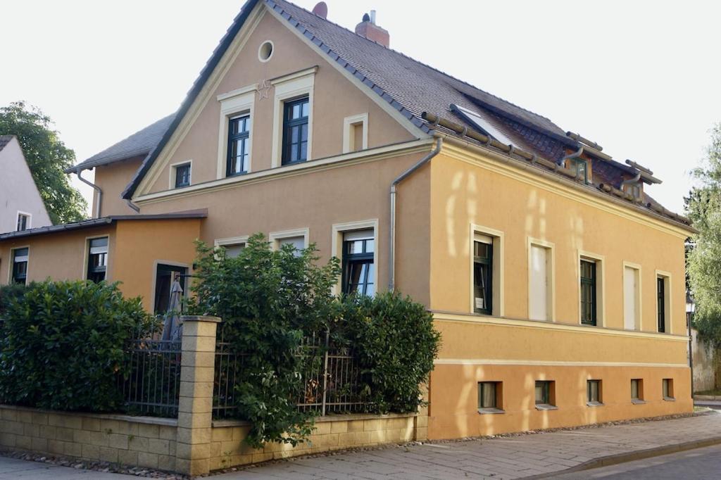 "Ferienwohnung Am Schloss" - Ferienwohnung Mit Blick Auf Das Barbyer Schloss, 5 Gehminuten Bis Zur Elbe Екстер'єр фото