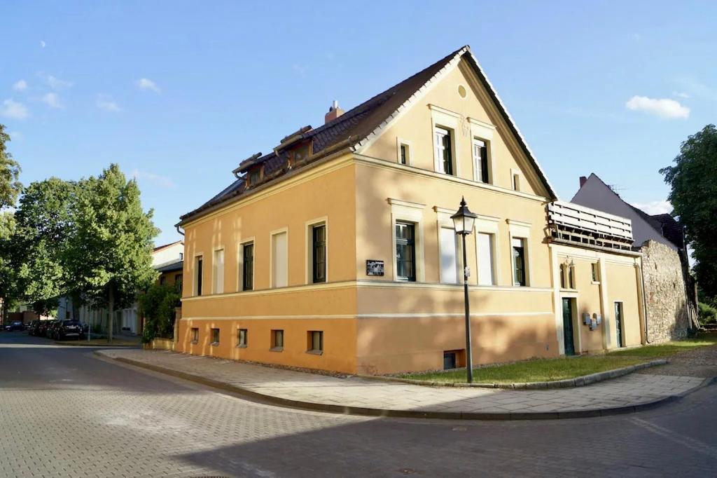 "Ferienwohnung Am Schloss" - Ferienwohnung Mit Blick Auf Das Barbyer Schloss, 5 Gehminuten Bis Zur Elbe Екстер'єр фото