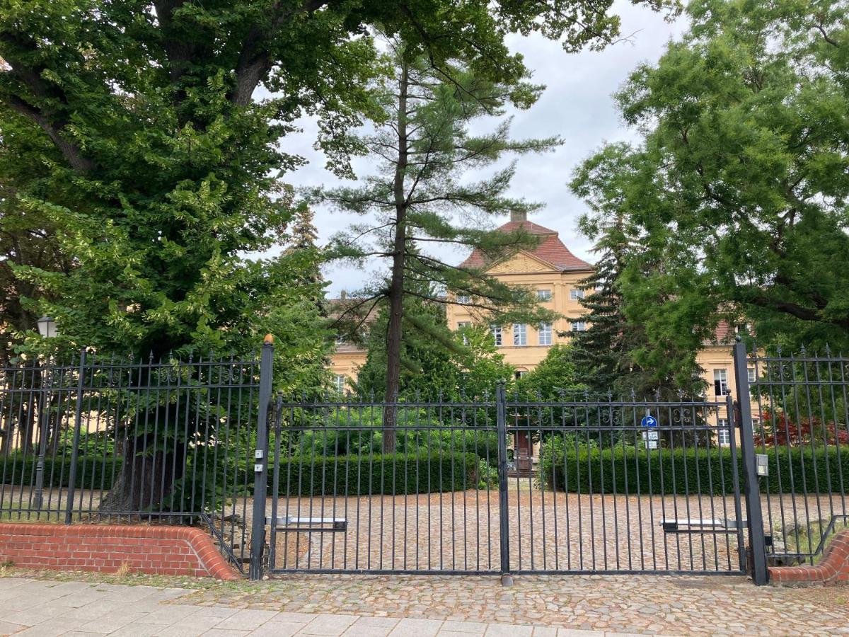 "Ferienwohnung Am Schloss" - Ferienwohnung Mit Blick Auf Das Barbyer Schloss, 5 Gehminuten Bis Zur Elbe Екстер'єр фото